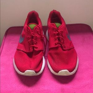 Nike Roshe One ‘Red Gym’ Sneaker